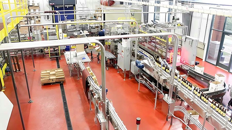 饮料工厂包装车间选用水性聚氨酯砂浆地坪漆