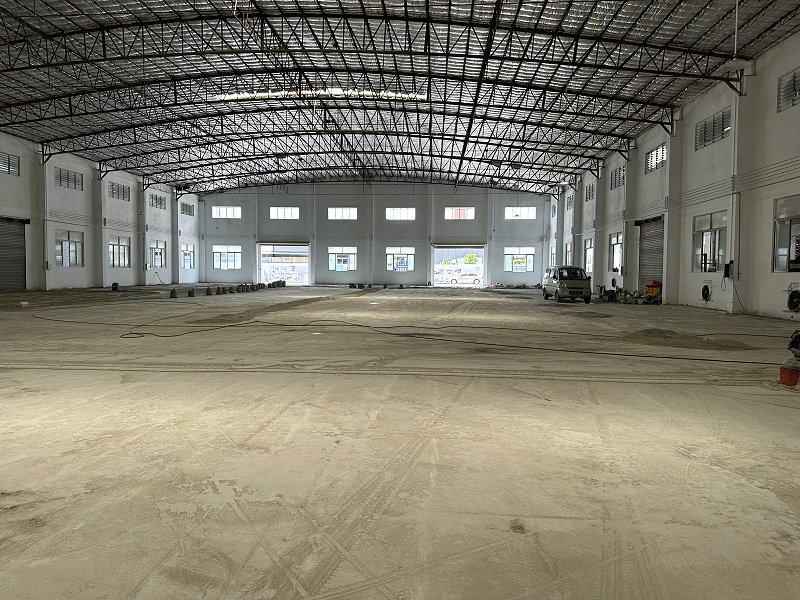 佛山吉佳装饰材料工厂车间锂基固化地坪施工前地面起砂状况